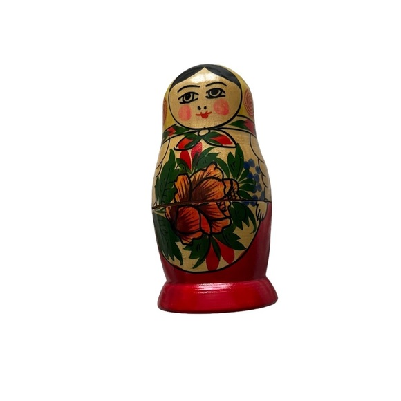 Russian wooden nesting dolls - Picture 1 of 8